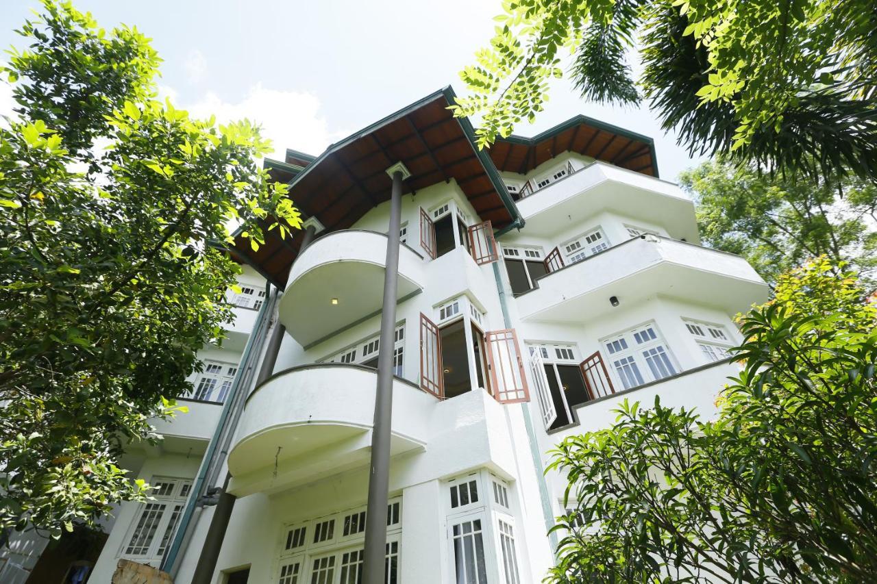 Crown Hills Kandy Inn Exterior foto
